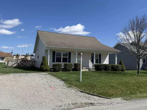 20 Northview Dr, Elkins, WV 26241