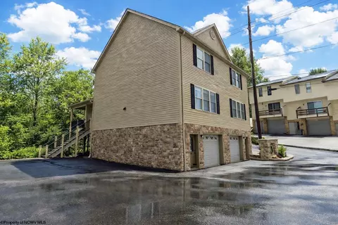 6 Pineview Pl, Morgantown, WV 26505