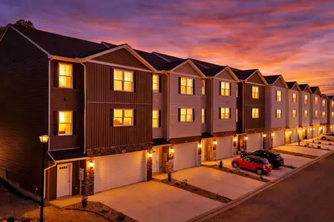 286 Red Oak Ln, Morgantown, WV 26501