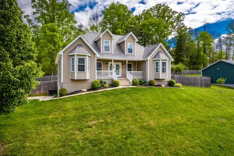 55 Augusta Pines Dr, Fairmont, WV 26554