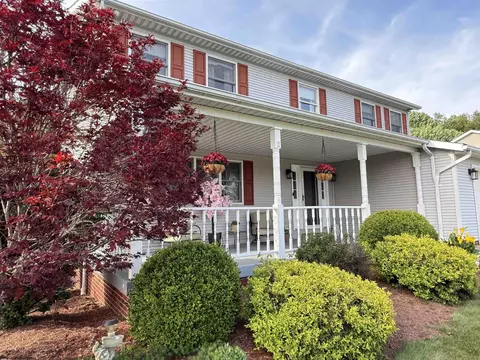 280 Deerfield Cir, Kingwood, WV 26537