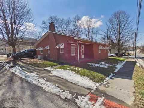 84 Wabash Ave, Philippi, WV 26416