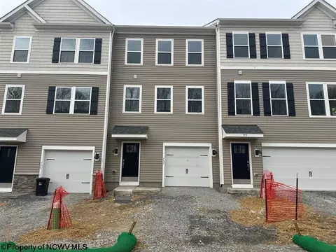 737 Hardman Dr, Morgantown, WV 26501