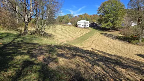 Exterior - 7419 Union Rd, Philippi, WV 26416 photo 9 of 15