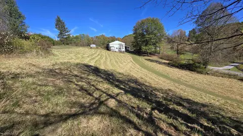 Exterior - 7419 Union Rd, Philippi, WV 26416 photo 10 of 15
