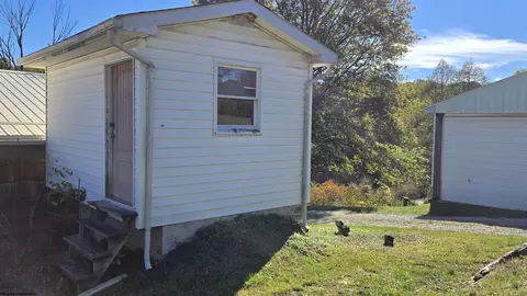 Exterior - 7419 Union Rd, Philippi, WV 26416 photo 8 of 15