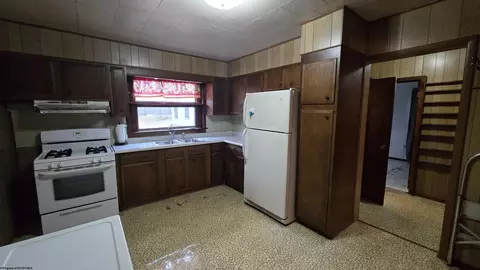 Entry Way - 7419 Union Rd, Philippi, WV 26416 photo 3 of 3