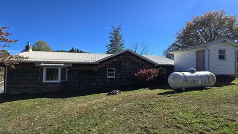 Exterior - 7419 Union Rd, Philippi, WV 26416 photo 2 of 15
