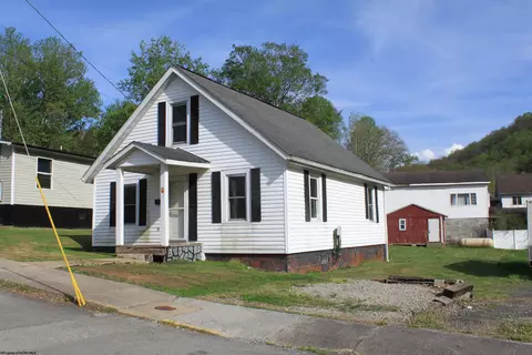 125 W Mccutcheon St, Webster Springs, WV 26288
