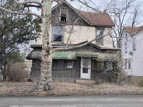 620 E Park Ave, Fairmont, WV 26554