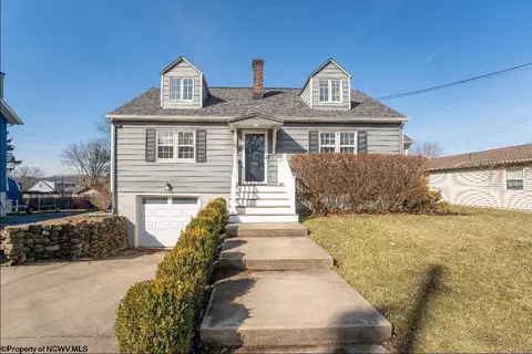 521 Junior Ave, Morgantown, WV 26505