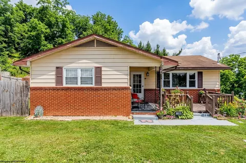 334 Trippett St, Granville, WV 26534