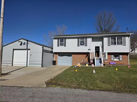 Exterior - 17 Hampton Dr, Lost Creek, WV 26385 photo 2 of 12