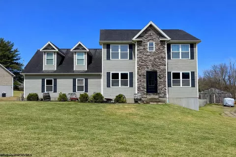 1544 Tulip Ln, Fairmont, WV 26554