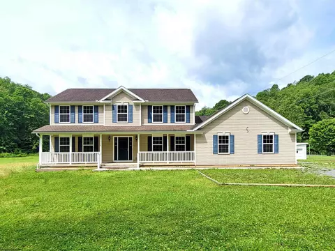 1730 Crossroads Rd, Fairview, WV 26570