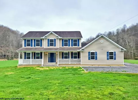 1730 Crossroads Rd, Fairview, WV 26570