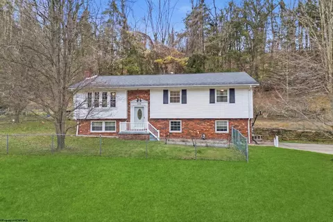 165 Winding Way, Clarksburg, WV 26301