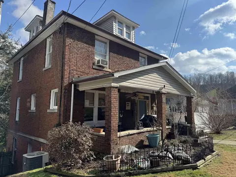 523 S 7th St, Clarksburg, WV 26301