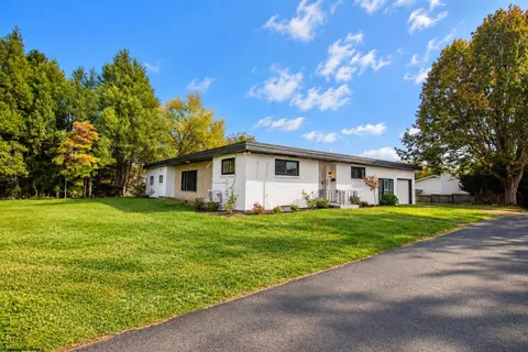 1206 Country Club Rd, Fairmont, WV 26554