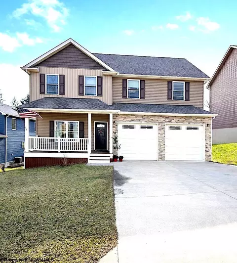 2364 School House Rd, Fairmont, WV 26554