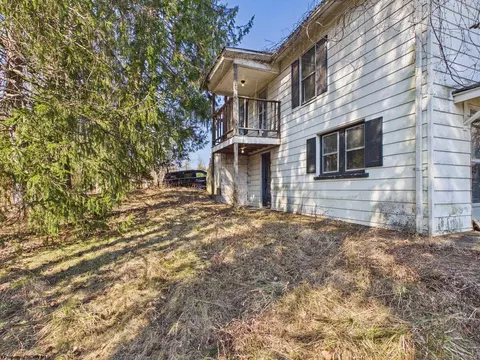 202 Hampton Rd, Fairmont, WV 26554