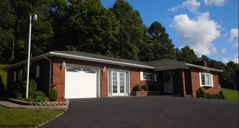 1480 Monumental Rd, Fairmont, WV 26554