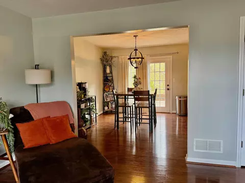 Entry Way - 27 Clear Spring Dr, Morgantown, WV 26508 photo 3 of 3