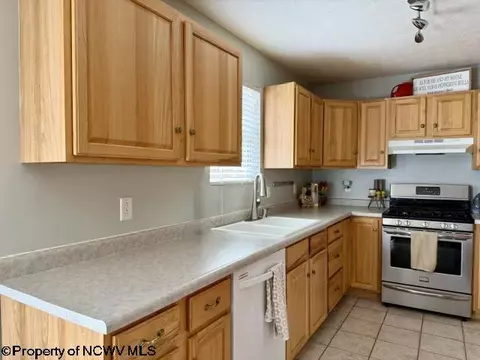 Kitchen - 27 Clear Spring Dr, Morgantown, WV 26508 photo 1 of 4