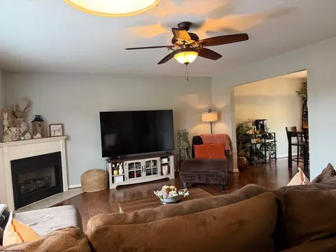 Living - 27 Clear Spring Dr, Morgantown, WV 26508 photo 5 of 6