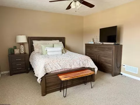 Bedroom - 27 Clear Spring Dr, Morgantown, WV 26508 photo 1 of 4