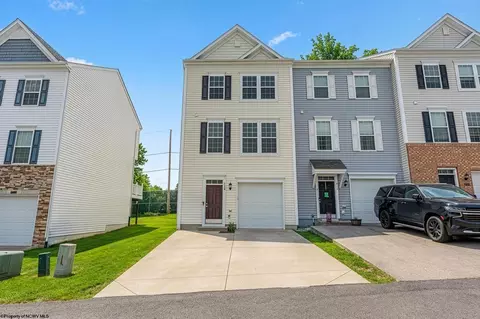 112 Woodside Dr, Morgantown, WV 26508