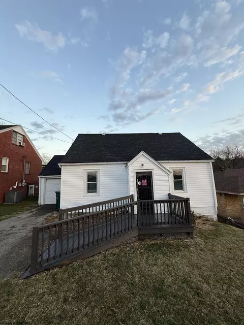 423 Grand Ave, Bridgeport, WV 26330
