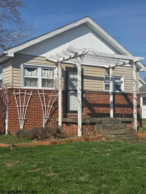 1127 Munsey St, Morgantown, WV 26505