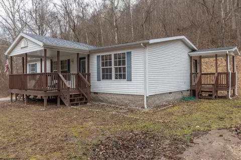 364 Herbert Ave, Smithburg, WV 26436