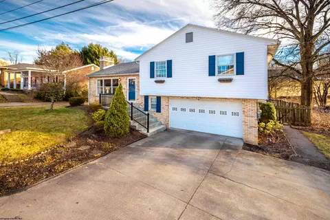 628 Killarney Dr, Morgantown, WV 26505