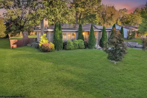 360 Jacobs Dr, Morgantown, WV 26505
