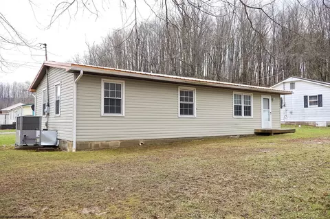 Exterior - 7 Everson Dr, Philippi, WV 26416 photo 8 of 8