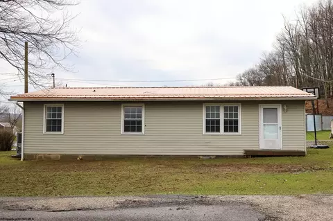 Exterior - 7 Everson Dr, Philippi, WV 26416 photo 6 of 8