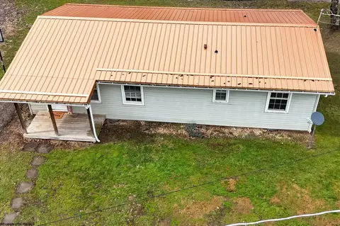 Exterior - 7 Everson Dr, Philippi, WV 26416 photo 5 of 8