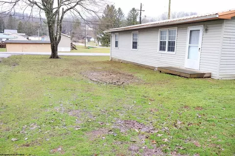 Exterior - 7 Everson Dr, Philippi, WV 26416 photo 7 of 8