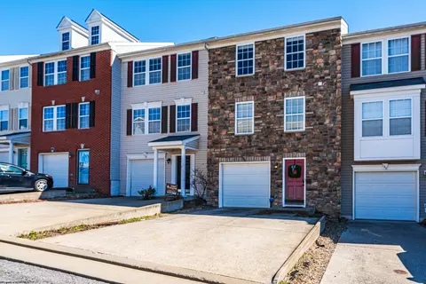 132 Birds Eye View Dr, Morgantown, WV 26501