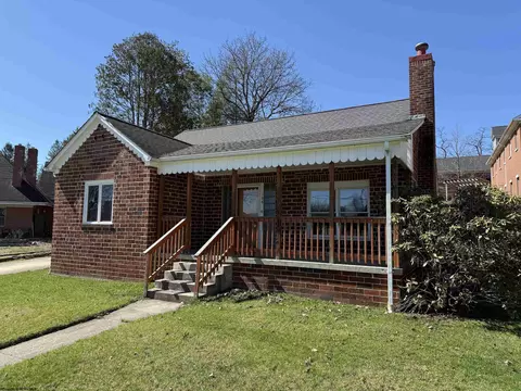 106 Glendale Ave, Elkins, WV 26241