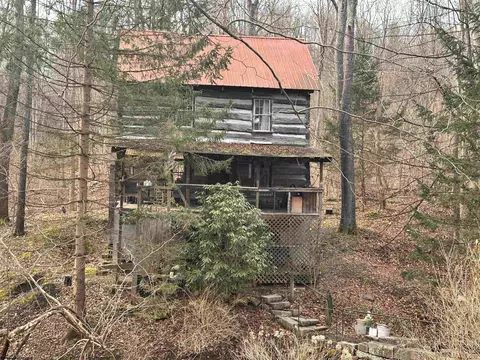 2527 Smithtown Rd, Morgantown, WV 26508