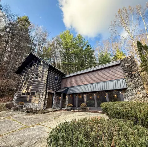 6867 Seneca Trl, Parsons, WV 26287