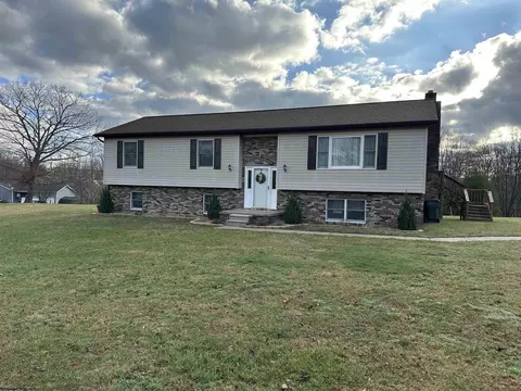 271 Jack Acres Rd, Buckhannon, WV 26201