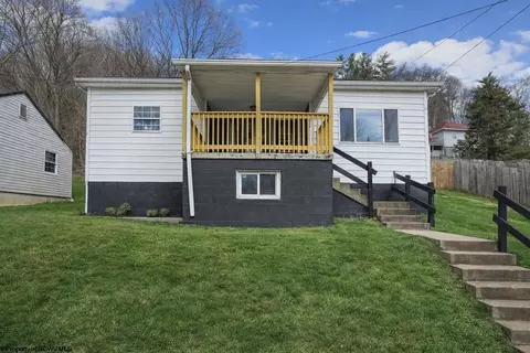 145 Liberty Ave, Clarksburg, WV 26301
