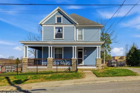 228 Jefferson St, Bridgeport, WV 26330