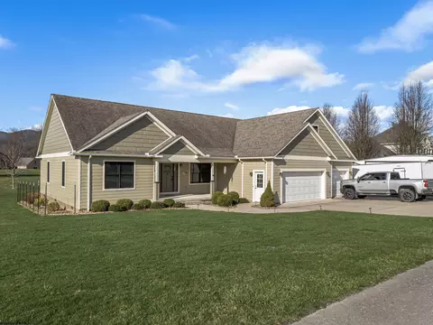 335 Sullivan Dr, Elkins, WV 26241