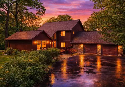48 Raven Rock Dr, Morgantown, WV 26508