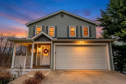 701 Park Side Ln, Morgantown, WV 26501